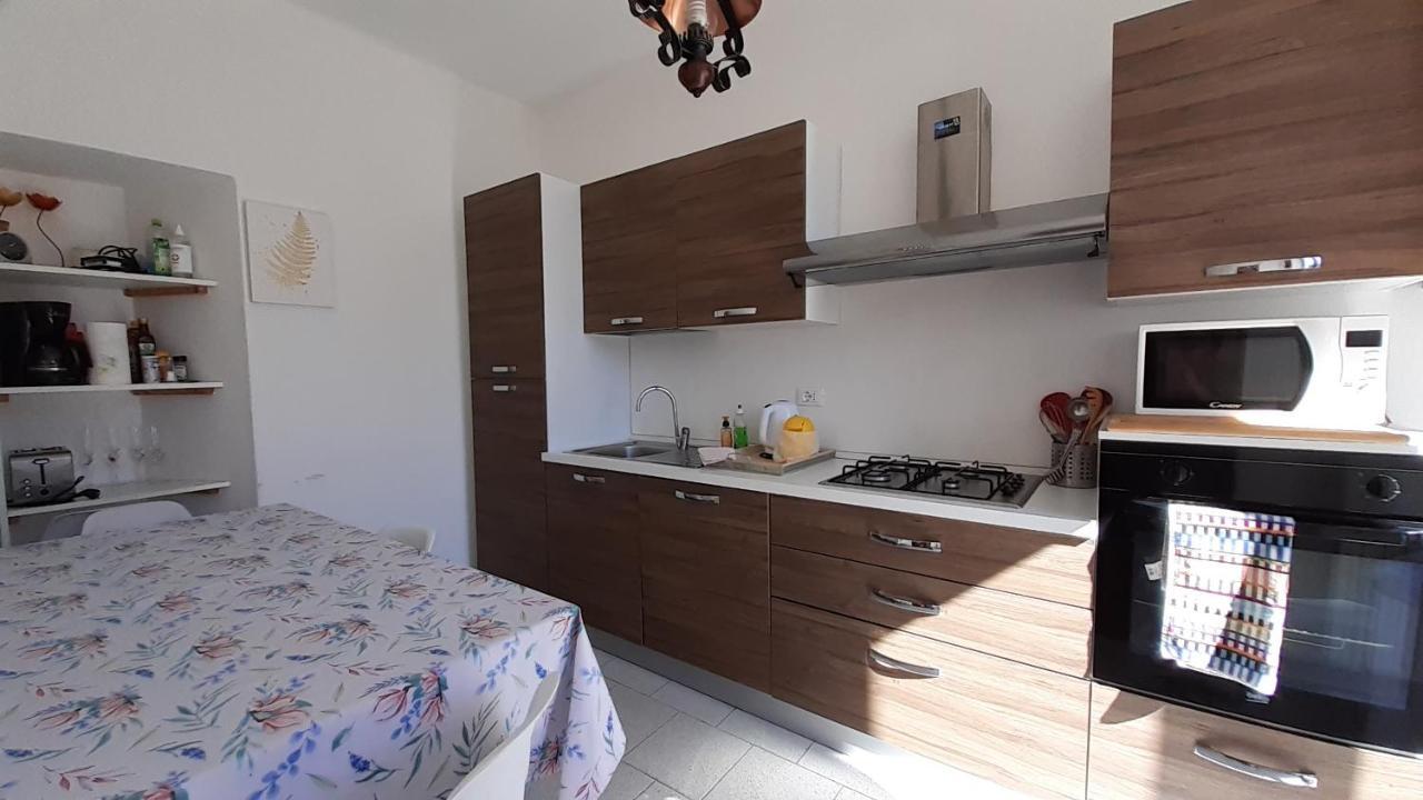 Flora Apartment Moltrasio Bagian luar foto